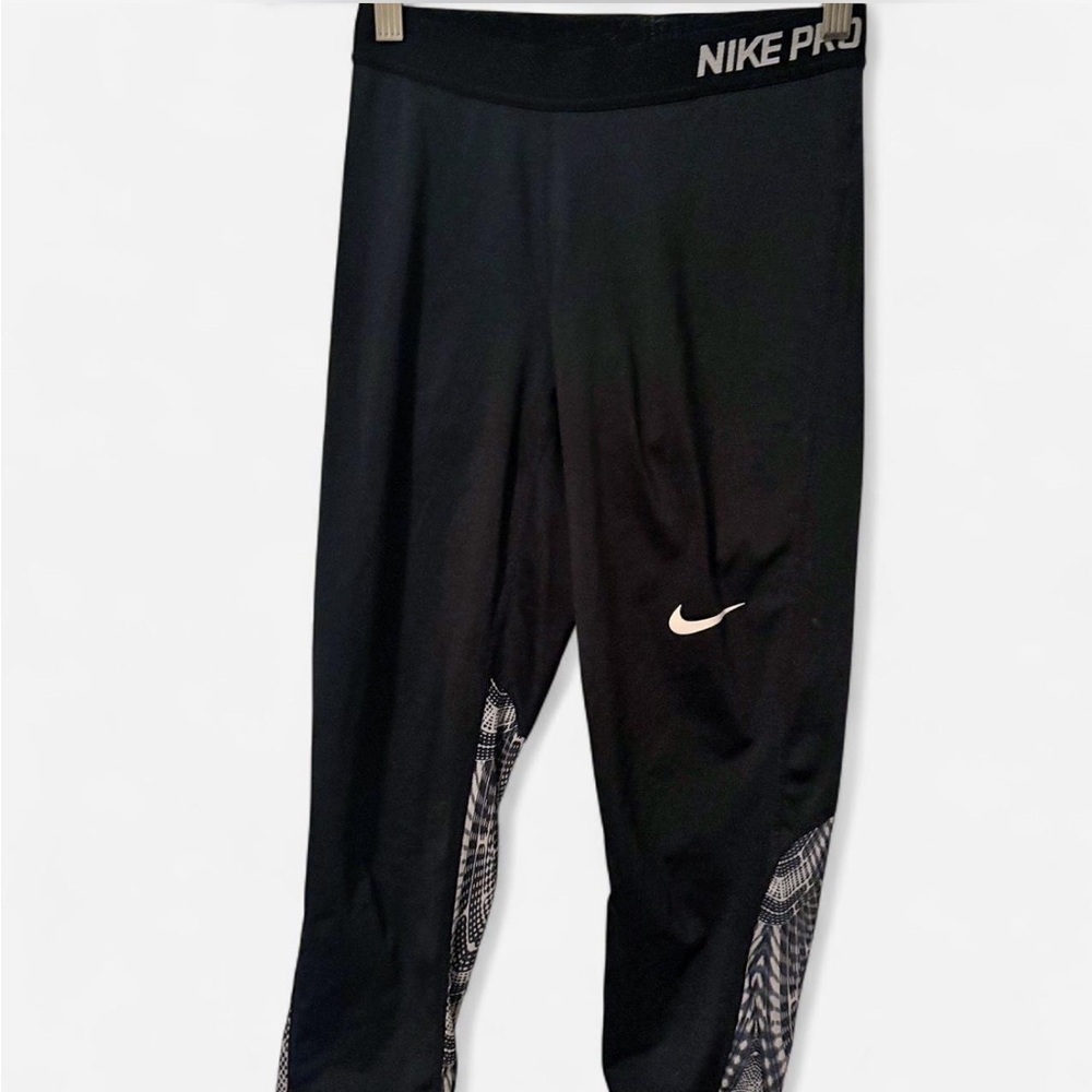 Nike Pro Black and White capri Leggings